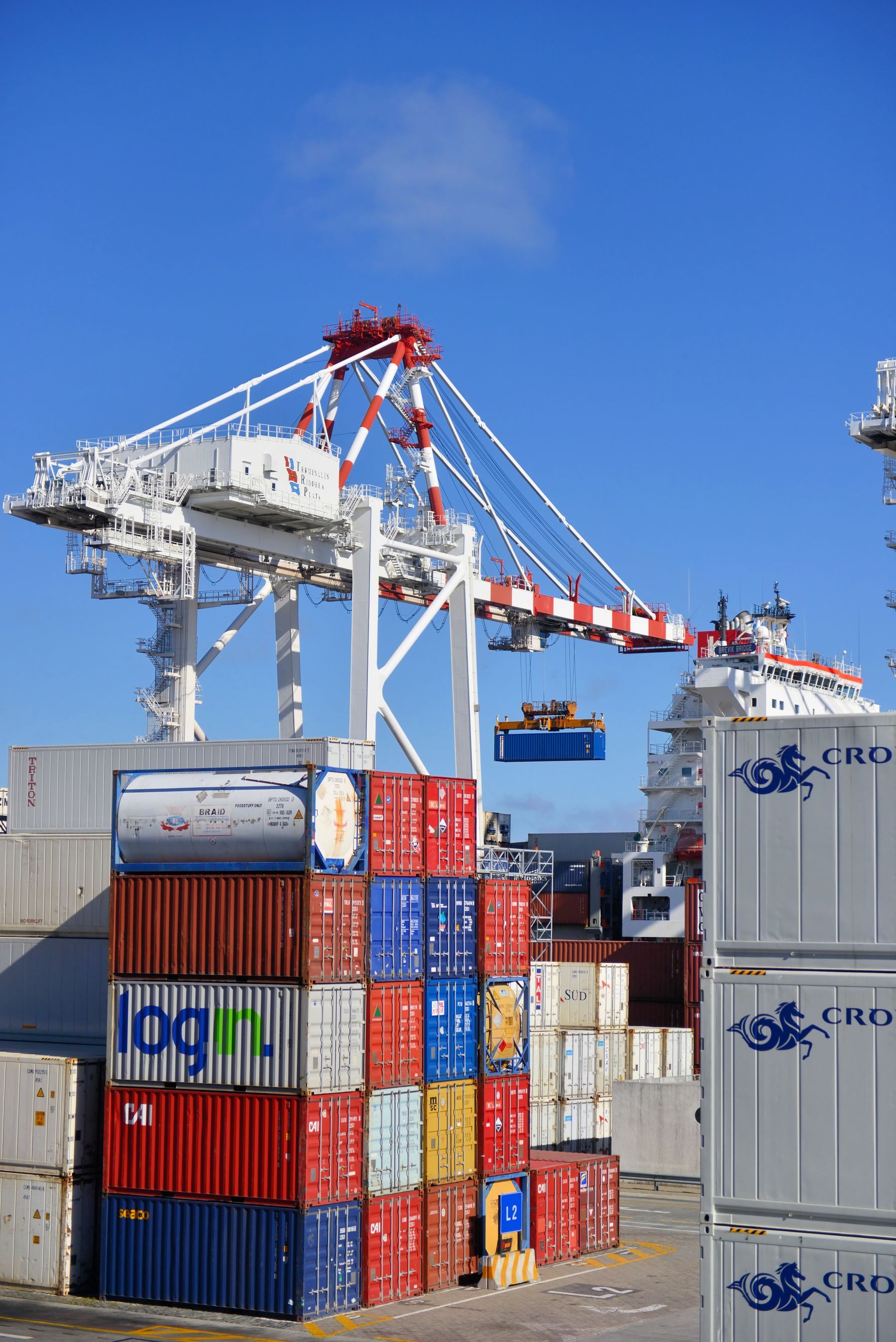Contenedores en terminal